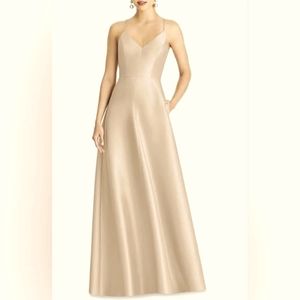 NWT Alfred Sung V-Neck Strappy Cross-Back Sateen Gown, Color GLDN Size 2